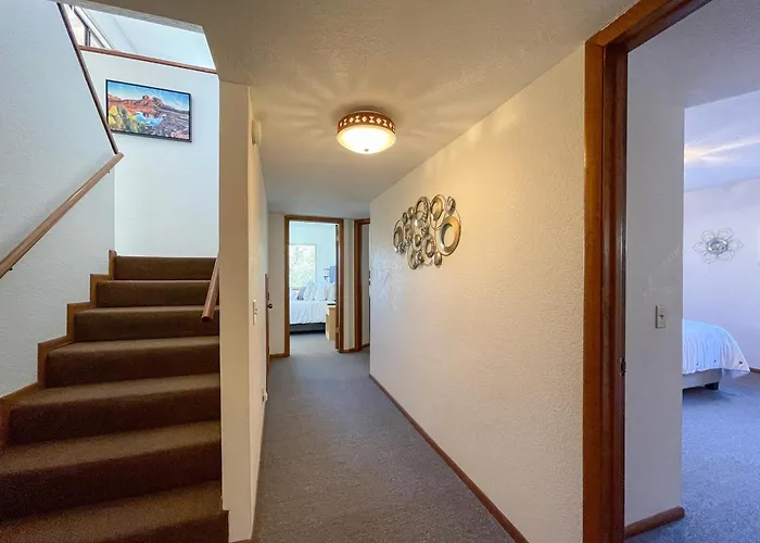 Awe Inspiring Red Rock Views With Hot Tub! Ferienhaus *
